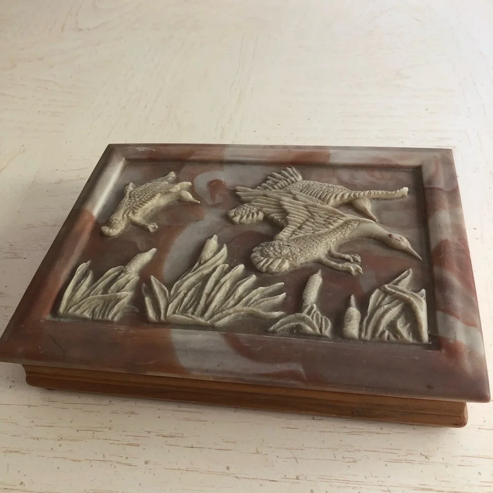 Vintage American Walnut Incolay Stone Duck Embossed Lid Wood Box